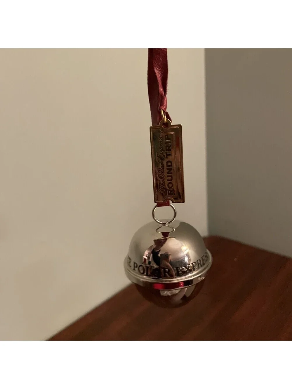 Santa's Sleigh Bell The Polar Express Hallmark Ornament 2009 QXI1042